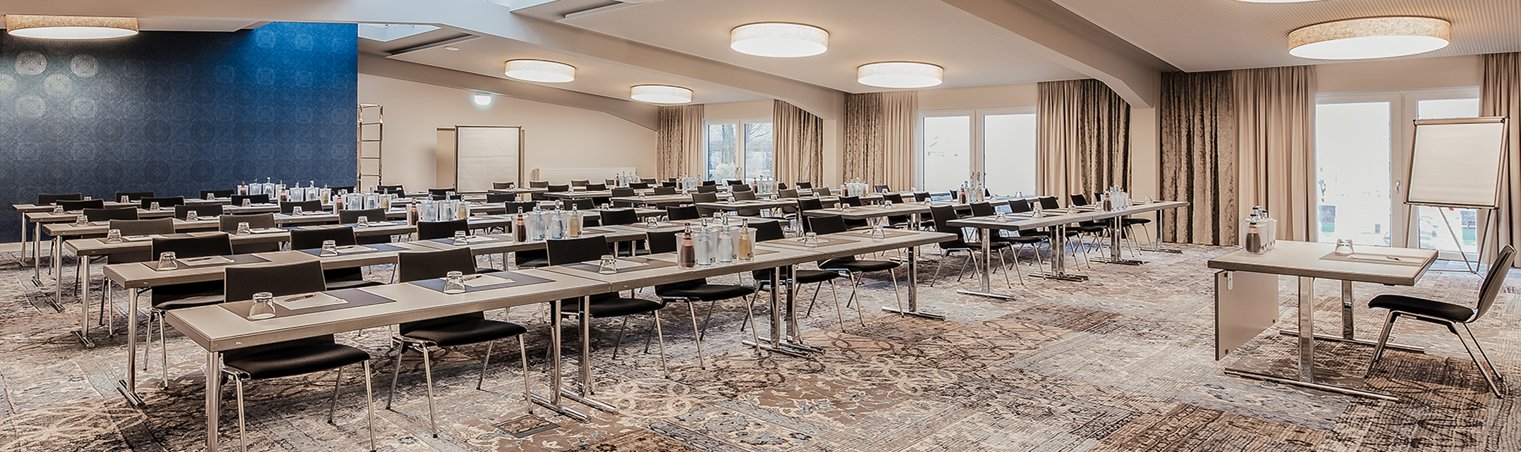 24_eu_hum-sum_meetingroom_villatoskana_2157x641.png