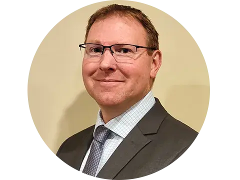 Erik Robbins Headshot