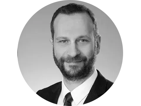 Head shot of Daniel Riemensperger