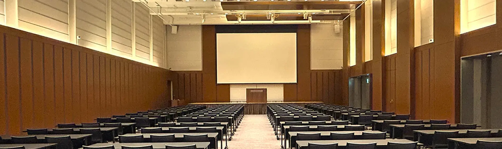 26_jp_hum-sum_meetingroom_2157x641_0.png